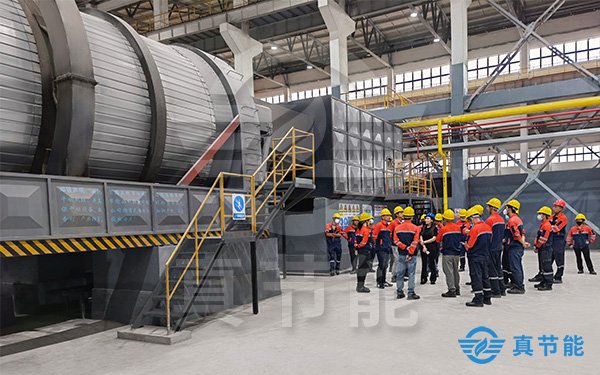 電鍍污泥干化機(jī)運(yùn)行現(xiàn)場(chǎng) 電鍍污泥干化機(jī)運(yùn)行現(xiàn)場(chǎng)