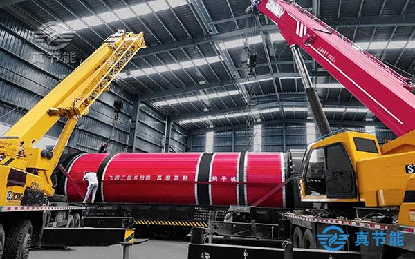 化工污泥干化設(shè)備吊裝現(xiàn)場 化工污泥干化設(shè)備吊裝現(xiàn)場